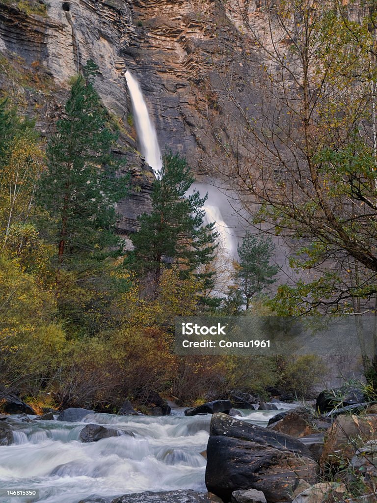 Cascada de Sorrosal - Foto de stock de Aire libre libre de derechos