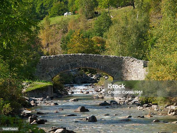 Gavarnie Foto de stock y más banco de imágenes de Canal - Corriente de agua - Canal - Corriente de agua, Mediodía-Pirineos, Paisaje escénico