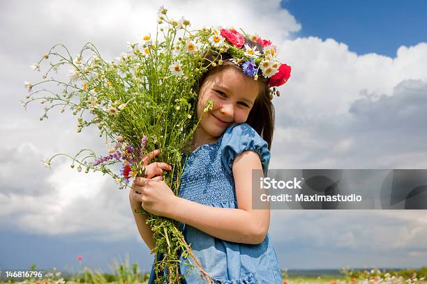 Photo libre de droit de Petite Fille De La Campagne banque d'images et plus d'images libres de droit de Affectueux - Affectueux, Beauté, Beauté de la nature