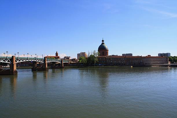 istock Banks of the Garonne 146818090