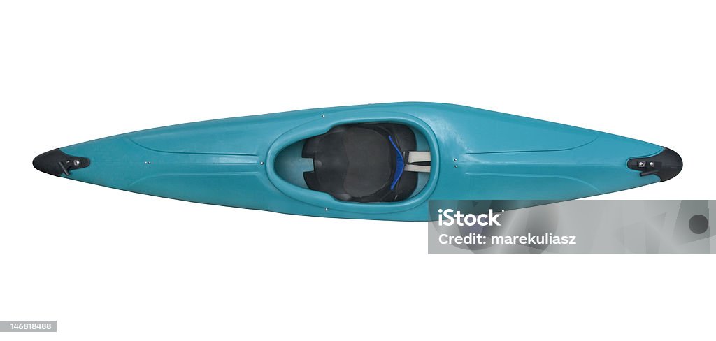 En eaux vives du kayak en plastique bleu - Photo de Kayak libre de droits