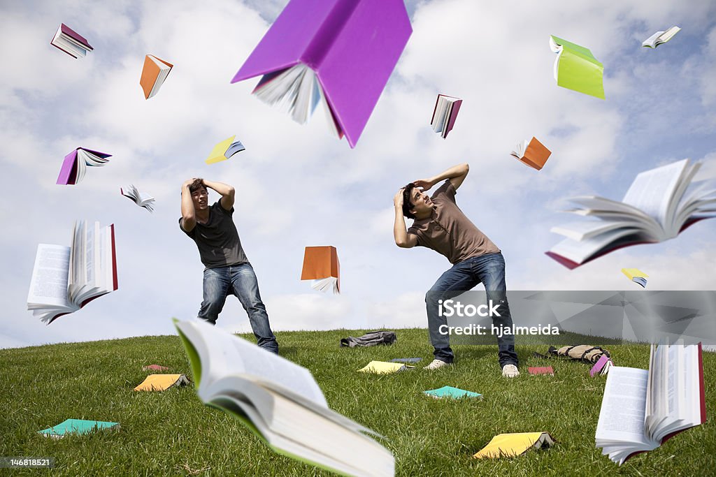 Lluvia de libros - Foto de stock de Volar libre de derechos