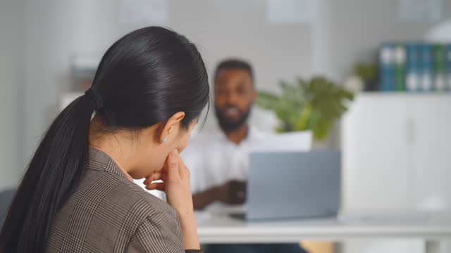 Human resources manager communicating with vacancy applicant