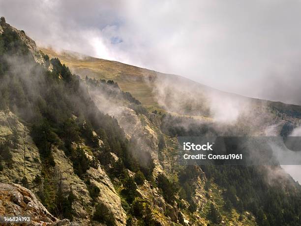 Núriavalley Foto de stock y más banco de imágenes de Aire libre - Aire libre, Colina, Comunidad Autónoma de Cataluña