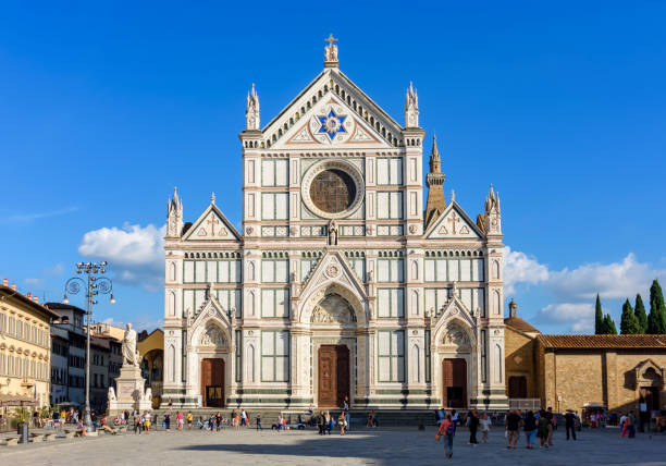 basilica of the holy cross (santa croce) in florence, italy - franciscan imagens e fotografias de stock