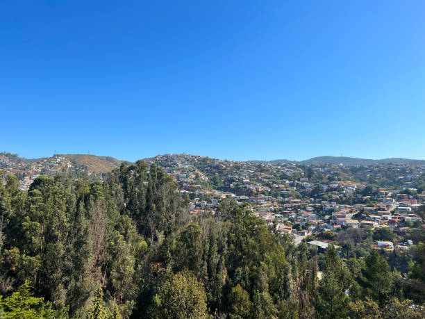 istock Distant view of one of valparaiso's hill 1468302774