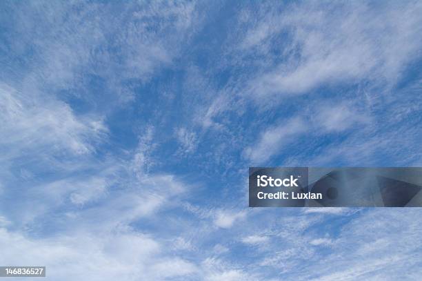 Błękitne Niebo - zdjęcia stockowe i więcej obrazów Bez ludzi - Bez ludzi, Biały, Chmura