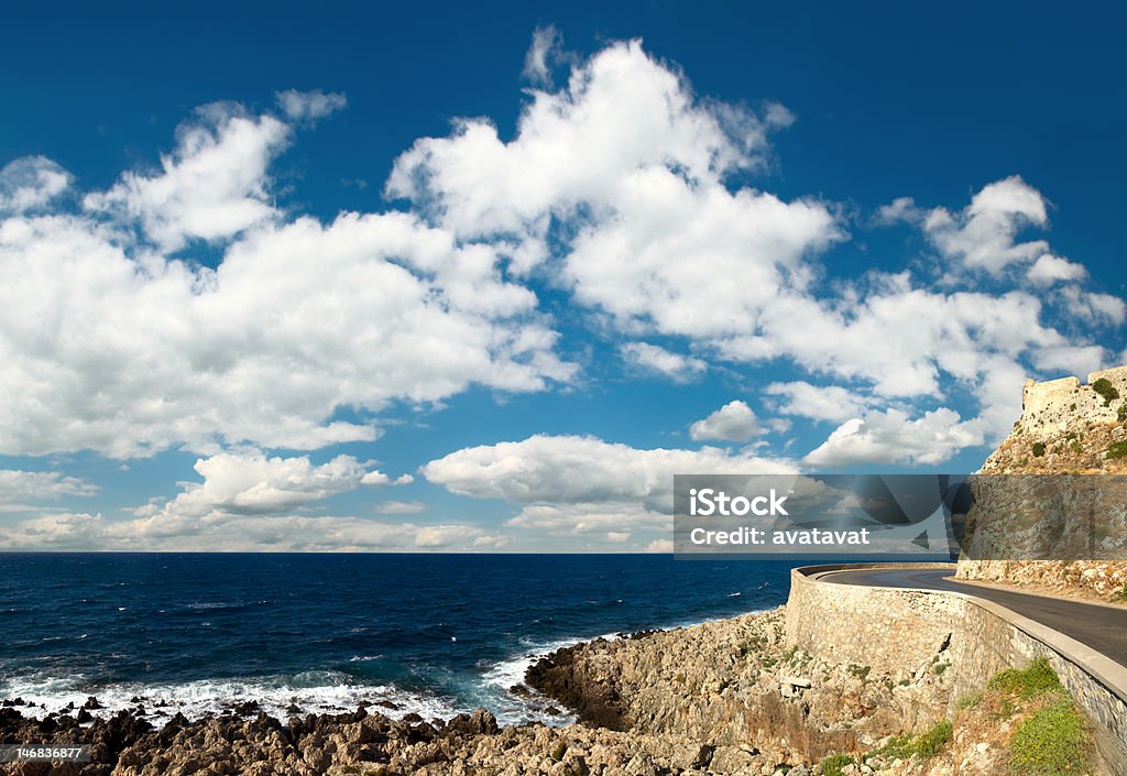 Морской пейзаж с древней крепостью - Стоковые фото Без людей роялти-фри
