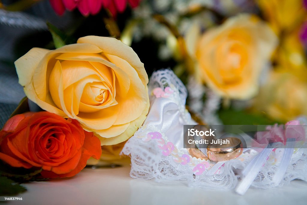 가터 훈장 및 결혼 반지 - 로열티 프리 가터벨트 스톡 사진
