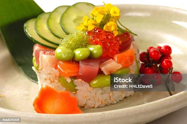 Foto de Asian Aperitivo De Arroz Com Atum Salmão E Dos Legumes e mais fotos de stock de Alimentação Saudável
