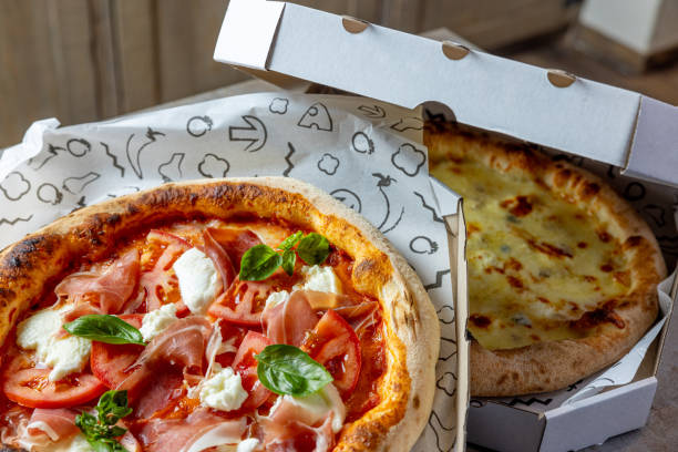 istock Pizza delivered in boxes 1468428969