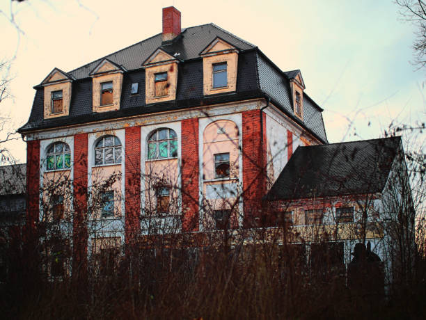 istock Ruined villa in Germany in dead winter shrubbery 1468476532