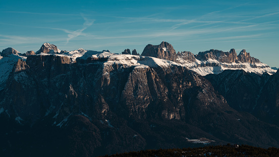 Team of mountaineers. Mont Blanc, Valle d'Aosta, Italy.\u2028http://www.massimomerlini.it/is/nature.jpg