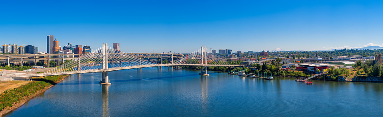 Portland, Oregon, USA skyline panorama on the Willamette River.