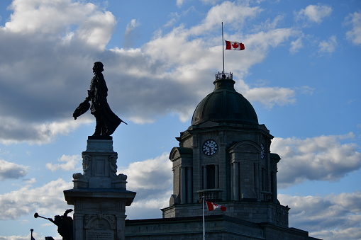 Statue of Samuel de Champlain in front of the Louis S. St-Laurent historical building