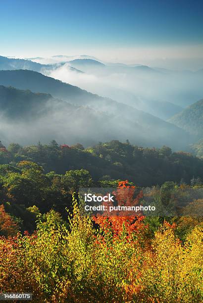 Lautunno È Alle Porte - Fotografie stock e altre immagini di Parco Nazionale Great Smoky Mountains - Parco Nazionale Great Smoky Mountains, Grandi Montagne Fumose, Autunno