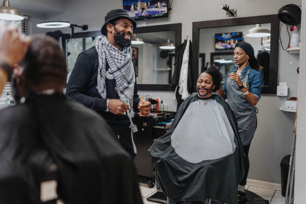istock Customers in a barber shop 1468654974