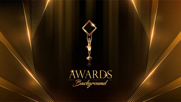 illustrations, cliparts, dessins animés et icônes de contexte des golden awards. invitation décorative de la nuit jubilaire. trophée sur la plateforme stage avec projecteur. divertissement de mariage hollywood bollywood night. élégant étage de marches de luxe. prix du film. - award