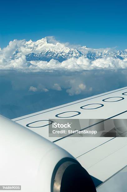 Voar Sobre Himalaya - Fotografias de stock e mais imagens de Ao Ar Livre - Ao Ar Livre, Céu dramático, Céu tempestuoso