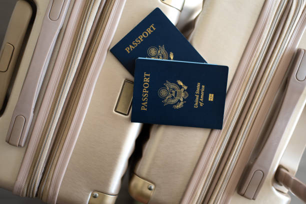 istock Traveling Couple 1468699116
