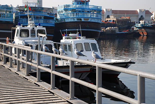 Boutres et des bateaux dans la crique de Dubaï - Photo