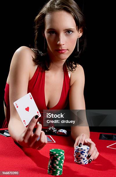 Vestido Vermelho Poker - Fotografias de stock e mais imagens de Adulto - Adulto, Apostas desportivas, Beleza