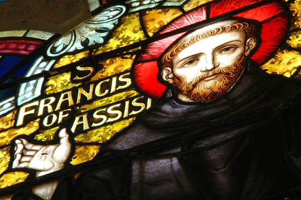 saint françois d'assise - stained glass glass art church photos et images de collection