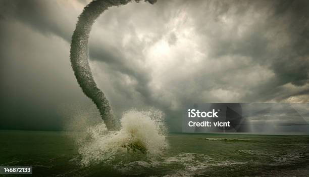 Tornado Do Oceano - Fotografias de stock e mais imagens de Furacão - Furacão, Olho de Tempestade, Tridimensional