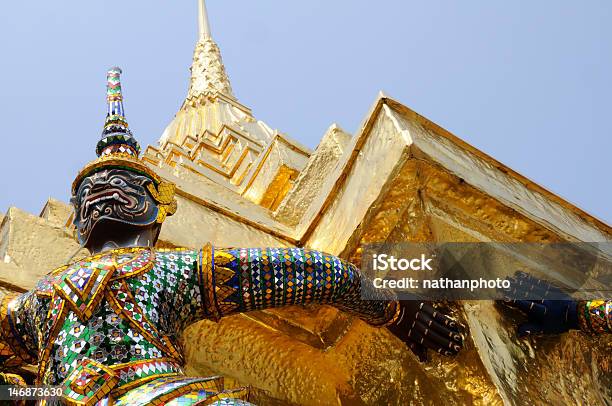Foto de Divindade No Templo Tailandês e mais fotos de stock de Asiático e indiano - Asiático e indiano, Bangkok, Budismo