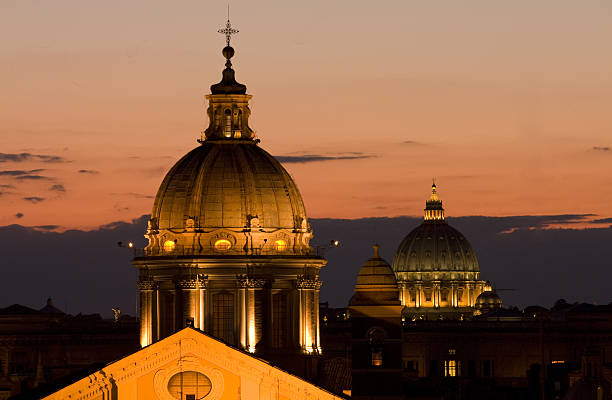 istock Roma at night / Petersdom 146874271