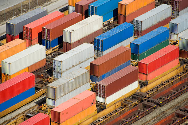 鉄道貨物車 - shunting yard freight train cargo container railroad track ストックフォトと画像