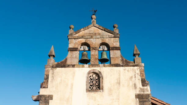 중세 시골 교회 종탑 - church bell tower temple catholicism 뉴스 사진 이미지