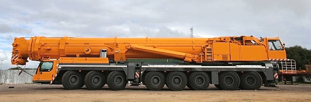 istock Mobile crane, 500 tonne all-terrain Liebherr LTM 1500-8.1 146880329