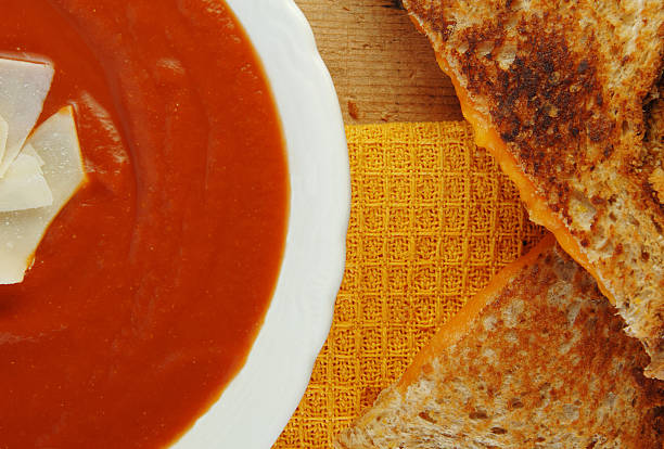 istock Grilled Cheese Sandwich and Tomato Soup 146882957