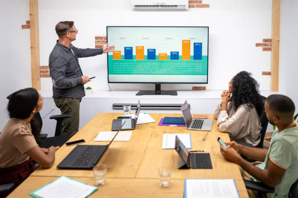 istock Businessman giving presentation with graph 1468829966