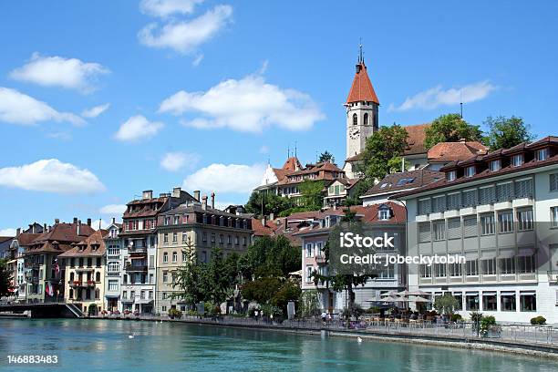 Thun In Estate - Fotografie stock e altre immagini di Ambientazione esterna - Ambientazione esterna, Blu, Canton Berna