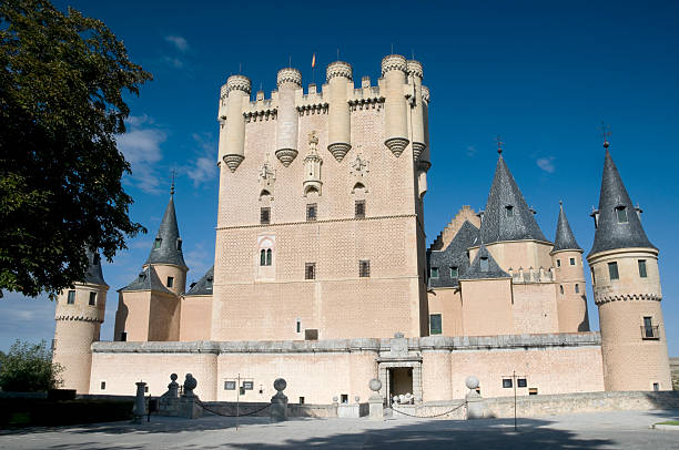 alcazar de segóvia - alcazar palace imagens e fotografias de stock