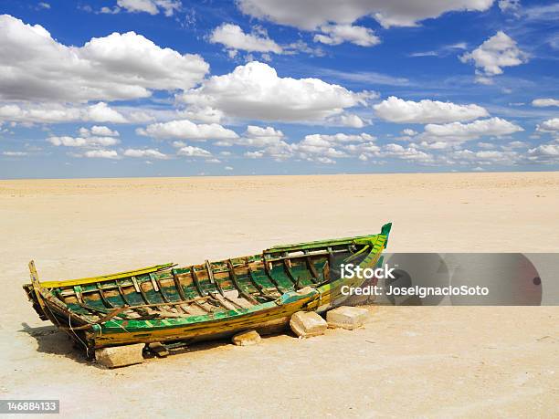 Altes Boot Dry Lake Stockfoto und mehr Bilder von Afrika - Afrika, Alt, Ausgedörrt