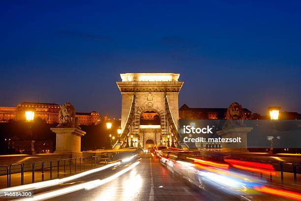 Ponte Das Correntes De Budapeste - Fotografias de stock e mais imagens de Ao Ar Livre - Ao Ar Livre, Arquitetura, Azul