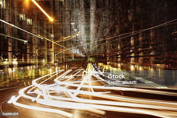 Городской Вечер — стоковые фотографии и другие картинки Абстрактный - Абстрактный, Автомобиль, Асфальт