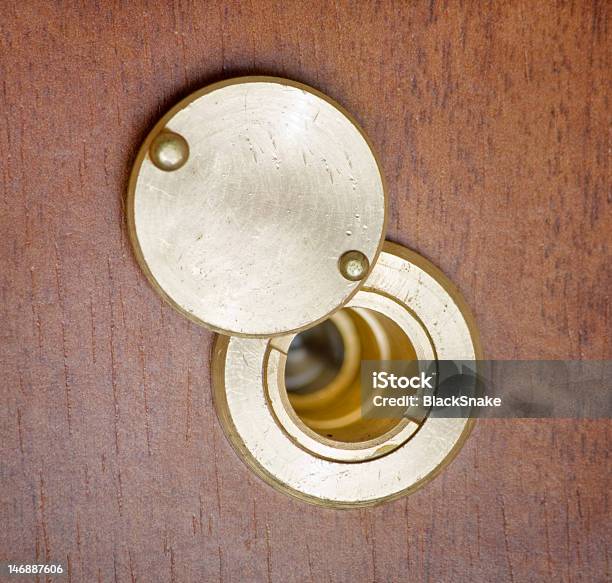 Türspion Und Guckloch Blick Auf Tür Stockfoto und mehr Bilder von Guckloch - Guckloch, Tür, Aussicht genießen