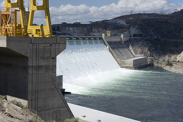 istock Dam at Coulee spillway & crane 146887833