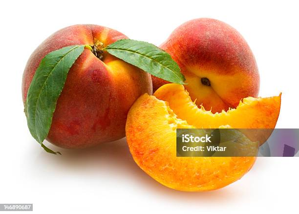 Peaches - Fotografie stock e altre immagini di Arancione - Arancione, Cibi e bevande, Cibo