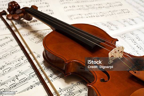 Violino - Fotografias de stock e mais imagens de Wolfgang Amadeus Mozart - Wolfgang Amadeus Mozart, Violino, Viola - Família do Violino