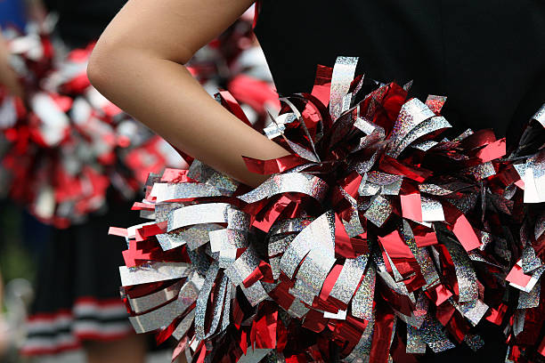 junge cheerleader - traditionelle sportarten stock-fotos und bilder