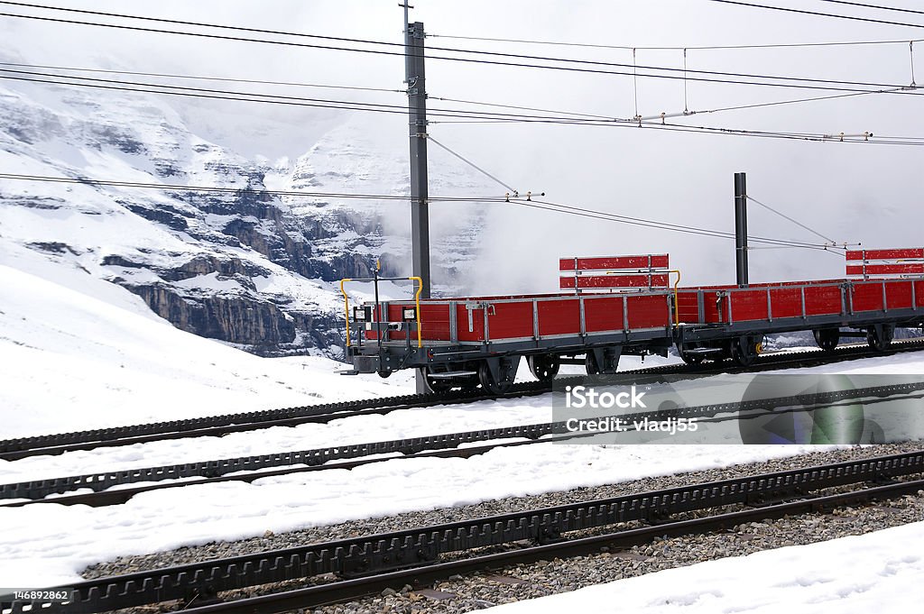 Treno di montagna - Foto stock royalty-free di Alpi