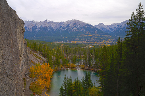 Hiking around the town of Canmore rewards with stunning Autumn views!