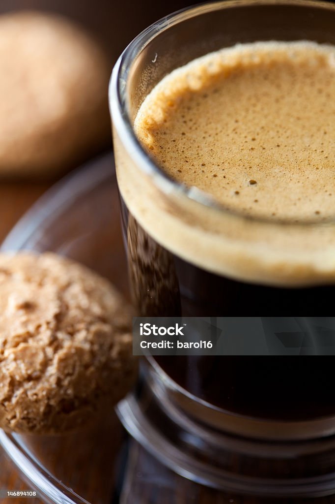 Tazza di caffè espresso deliziosi - Foto stock royalty-free di Bevanda spumosa