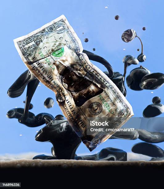 Chiazza Di Petrolio - Fotografie stock e altre immagini di Acqua - Acqua, Ambiente, Blu