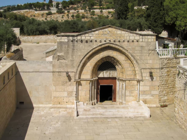 Church of the Sepulchre of Saint Mary. A Christian tomb in the Kidron Valley. Mount of Olives, Jerusalem Church of the Sepulchre of Saint Mary, also Tomb of the Virgin Mary, is a Christian tomb in the Kidron Valley - at the foot of Mount of Olives, in Jerusalem. tomb of the virgin mary in jerusalem stock pictures, royalty-free photos & images